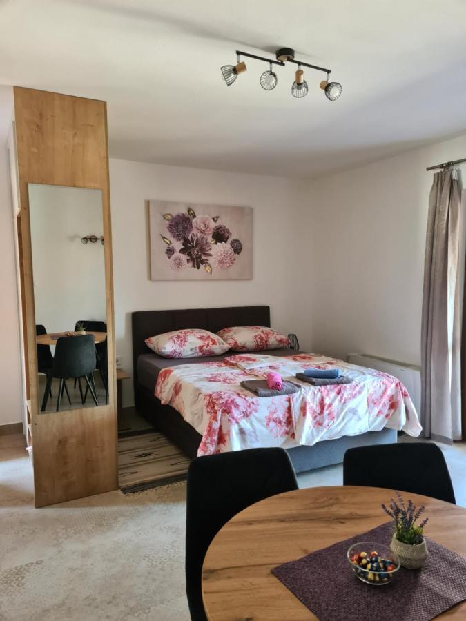 Apartments Petrovic Сило Экстерьер фото