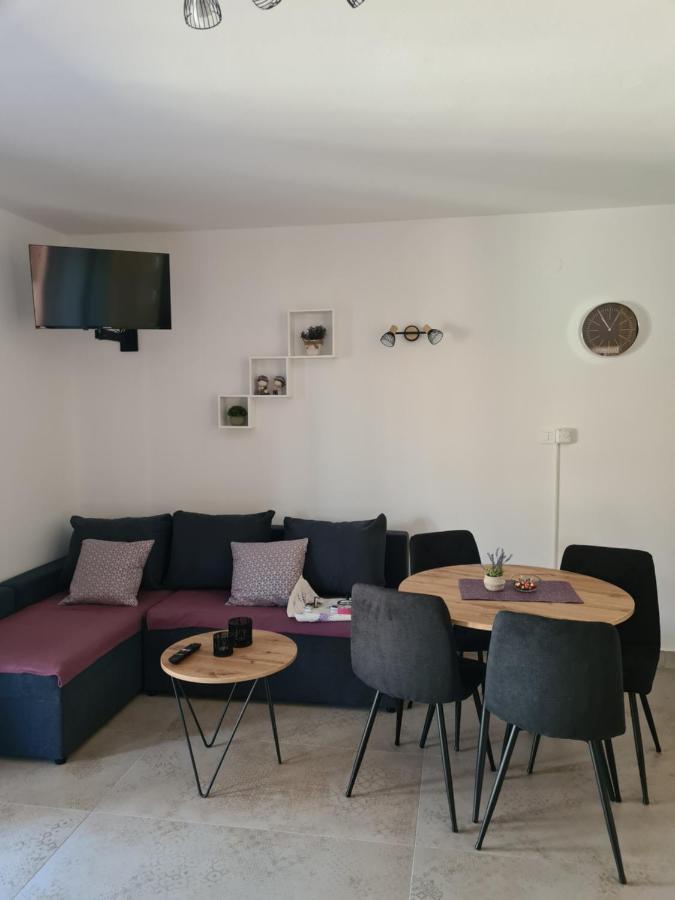 Apartments Petrovic Сило Экстерьер фото
