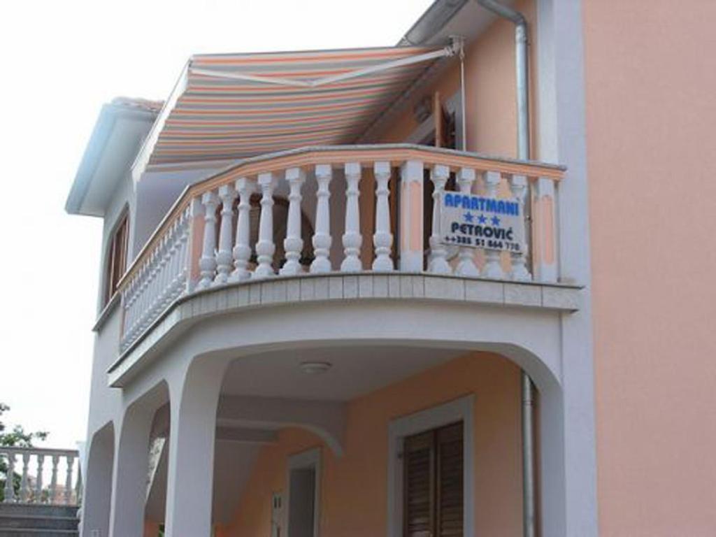 Apartments Petrovic Сило Экстерьер фото